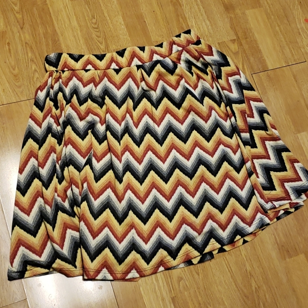 LulaRoe 2XL chevron Madison skirt